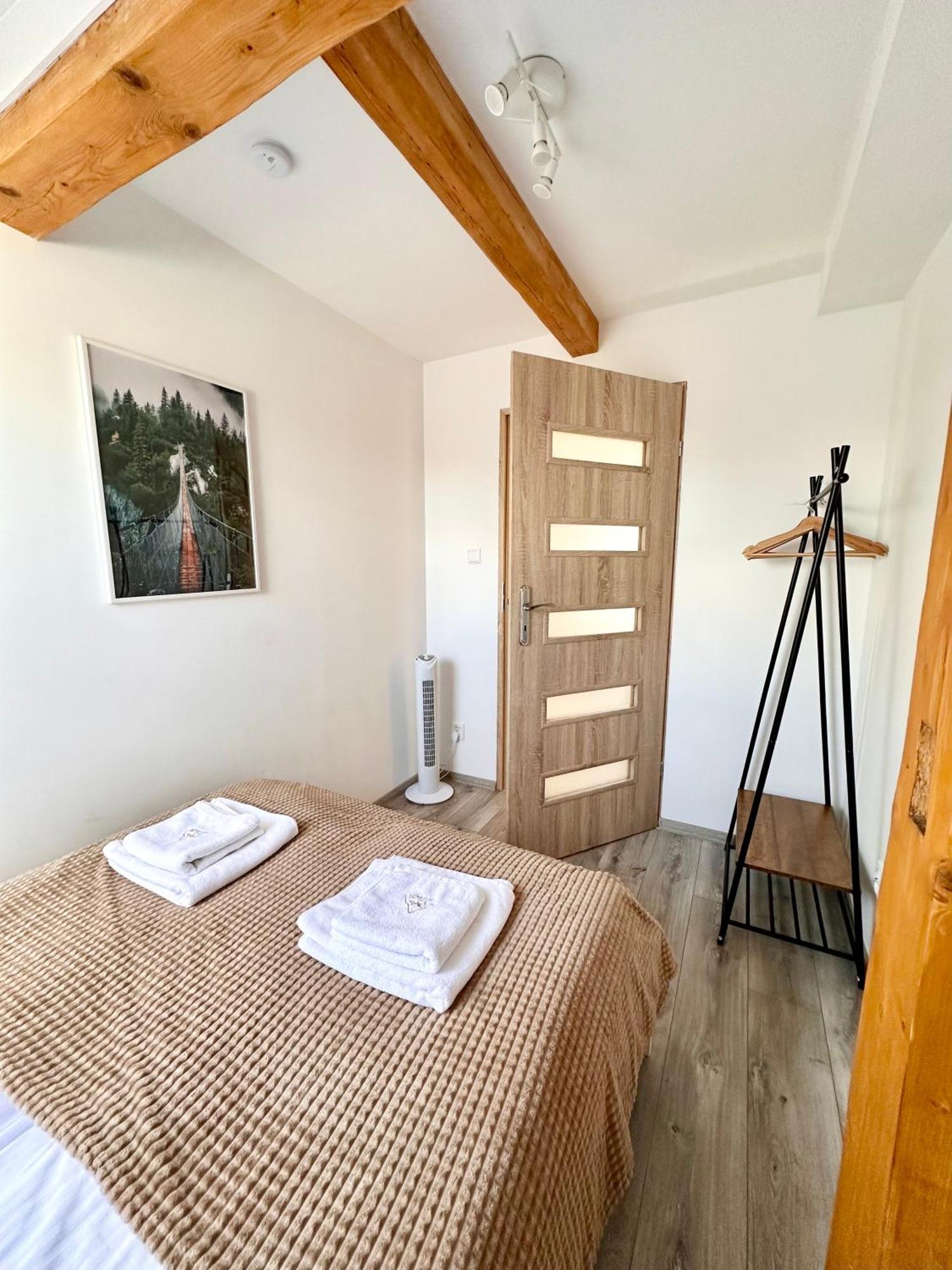 Klimatyczny apartament nr 8 z widokiem na góry Sowie Bielawa  Exterior foto